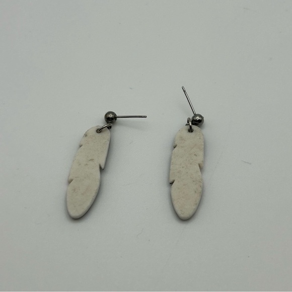 Feather Style Black Pig Fun Novelty Pierced Stud Dangle Porcelain Earrings - Picture 7 of 10